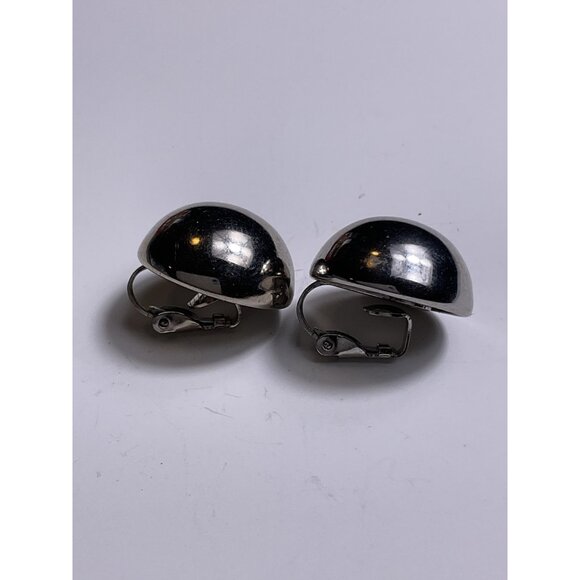Vintage Silver Tone Clip On Dome Earrings Retro Style - Picture 1 of 4
